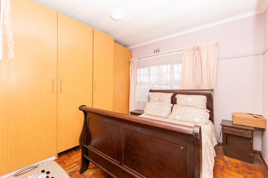 8 Bedroom Property for Sale in Parow Valley Western Cape